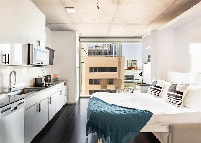 Boulevard Highrise Stu Sky Pool Parking Gym 32 Apartment Phoenix